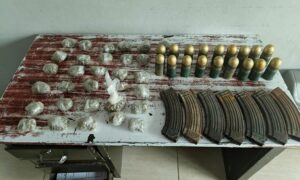 مخدرات وذخائر حربية ضبطها الجيش اللبناني في بلدة حوش السيد علي الحدودية بين لبنان وسوريا- 27 من آذار 2025 (الجيش اللبناني/ إكس)